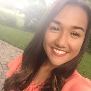 Meet your Posher, Brenna